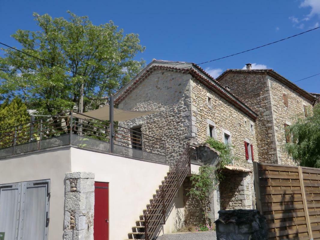 L'Envol Des Papillons Vila Grospierres Exterior foto